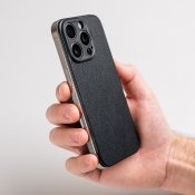 Süti NanoLeather PhoneBack til iPhone 17 Pro - Ravnsvart
