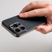 Süti PhoneBack i silikon för iPhone 17 Pro - Kolsvart