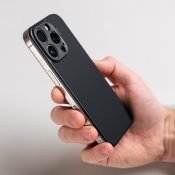 Süti PhoneBack i silikon för iPhone 17 Pro - Kolsvart