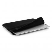 Pipetto beskyttende MacBook-etui 16" med Memory Foam og ekstra oppbevaringsplass - Svart