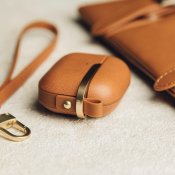 Moshi Pebbo Luxe för AirPods 3 - Karamellbrun