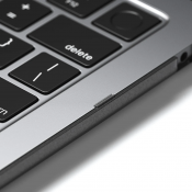 Satechi Eco Hardshell Case för MacBook Air M2 - Perfekta skyddet för din MacBook Air M2 - Mörk transparent