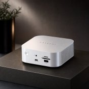 Satechi Thunderbolt 5 CubeDock™ SSD-kotelolla varustettuna