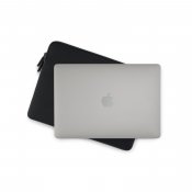 Pipetto Classic Fit-hylster til MacBook Neo - Sort