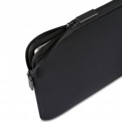 Pipetto Classic Fit-hylster til MacBook Neo - Sort