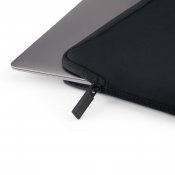 Pipetto Classic Fit-hylster til MacBook Neo - Sort