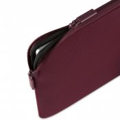 Pipetto Classic Fit Sleeve for MacBook Neo - Burgundy