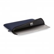 Pipetto Classic Fit-hylster til MacBook Neo - Mørkeblå