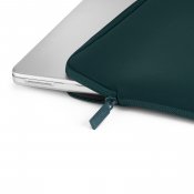 Pipetto Classic Fit-etui til MacBook Neo - Mørk petrol
