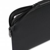 Pipetto Classic Fit-hylster til MacBook Neo - Sort