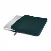 Pipetto Classic Fit-etui til MacBook Neo - Mørk petrol
