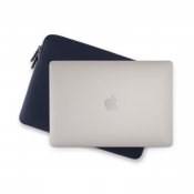 Pipetto Classic Fit-hylster til MacBook Neo - Mørkeblå