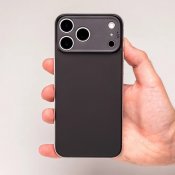 Süti Silicone PhoneBack för iPhone 18 Pro Max - Kolsvart