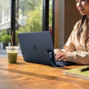 Satechi OntheGo™ 5-i-1-multiportadapter til MacBook Neo - Indigo