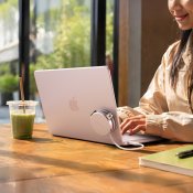 Satechi OntheGo™ 5-i-1-multiportadapter til MacBook Neo - Blush