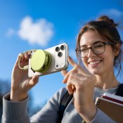 Satechi OntheGo™ 5-i-1-multiportadapter til MacBook Neo - Citrus