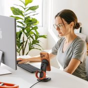 Satechi 3-in-1 taitettava Qi2-langaton latausteline - Musta