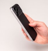 Süti NanoLeather PhoneBack iPhone 18 Prolle - Korpinmusta