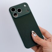 Süti NanoLeather PhoneBack för iPhone 18 Pro - Siciliansk oliv