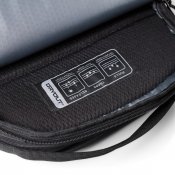 UAG Dryout 22L -reppu kahdella olkahihnalla - Musta