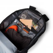 UAG Dryout 22L -reppu kahdella olkahihnalla - Musta