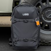 UAG Dryout 22L -reppu kahdella olkahihnalla - Musta