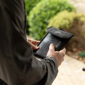 UAG Dryout Phone Rescue Pouch -kosteudenpoistopussi puhelimelle - Musta