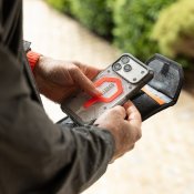 UAG Dryout Phone Rescue Pouch -kosteudenpoistopussi puhelimelle - Musta
