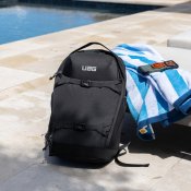 UAG Dryout 22L -reppu kahdella olkahihnalla - Musta