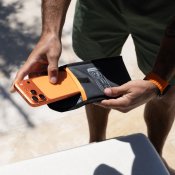 UAG Dryout Phone Rescue Pouch -kosteudenpoistopussi puhelimelle - Musta