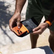 UAG Dryout Phone Rescue Pouch -kosteudenpoistopussi puhelimelle - Musta