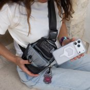 UAG Dryout Tech Sling -olkalaukku - Musta