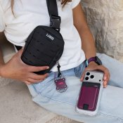 UAG Dryout Tech Sling -olkalaukku - Musta