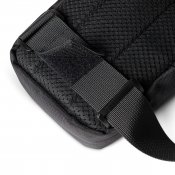 UAG Dryout Tech Sling -olkalaukku - Musta