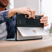 UAG Scout käsihihnalla Microsoft Surface Pro 1st Edition 12" -laitteelle - Musta