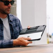 UAG Scout käsihihnalla Microsoft Surface Pro 1st Edition 12" -laitteelle - Musta