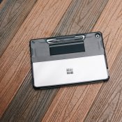 UAG Scout käsihihnalla Microsoft Surface Pro 1st Edition 12" -laitteelle - Musta