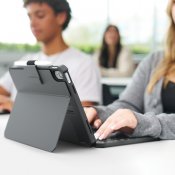 UAG Rugged USB-C-näppäimistö ohjauslevyllä iPad 11" A16:lle, pohjoismainen asettelu (irtopakkaus) - Musta